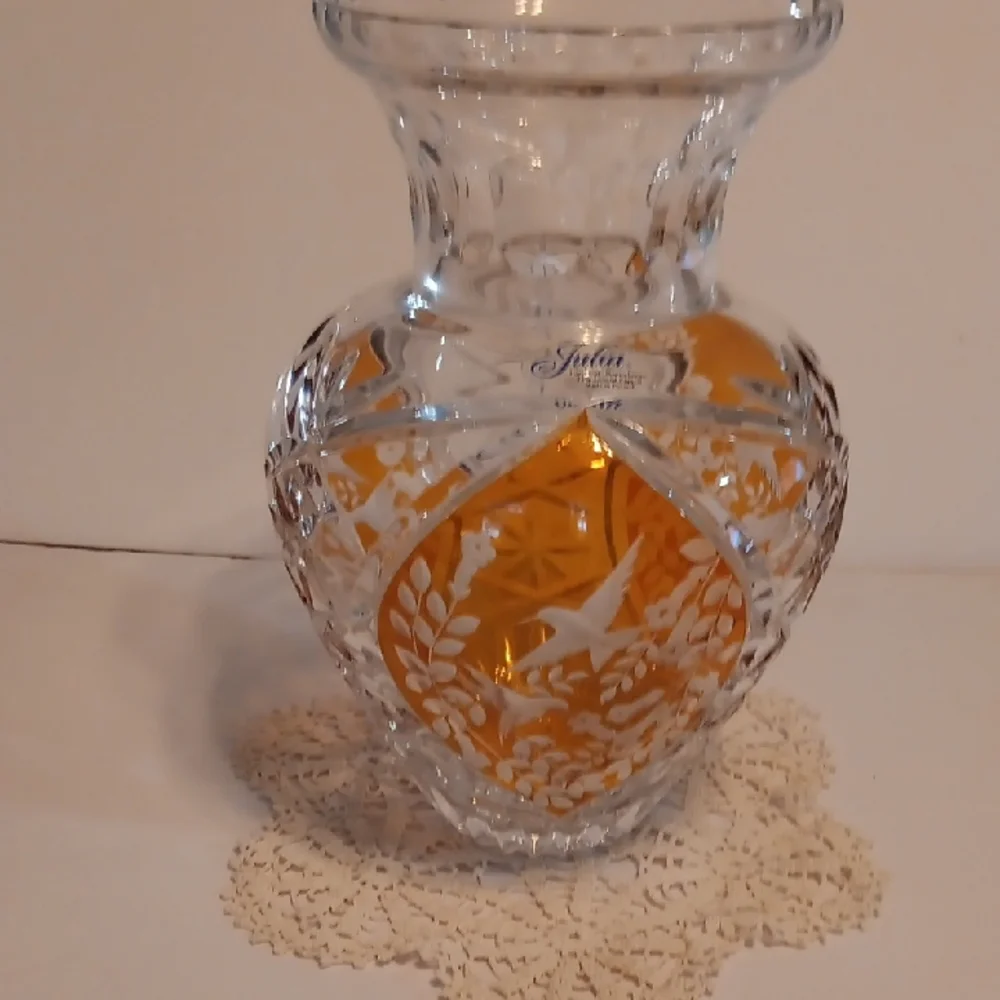 Julia Crystal Vase with Amber Accents